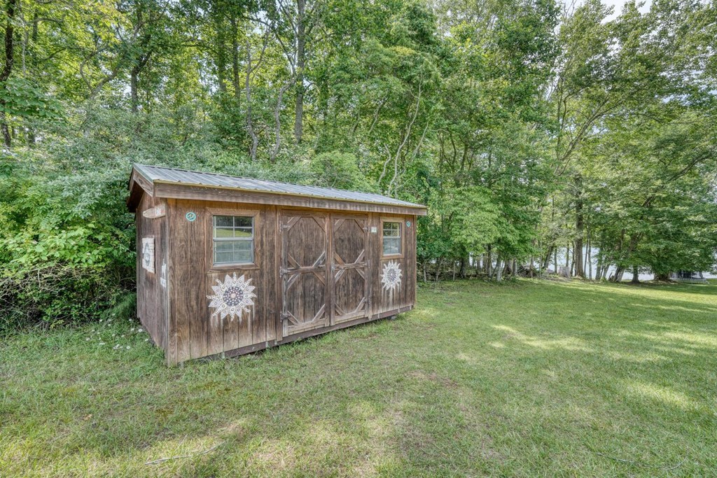 Blairsville, Georgia, 30512, United States, 4 Bedrooms Bedrooms, ,4 BathroomsBathrooms,Residential,Active,2030979