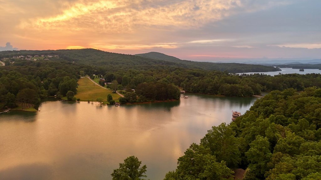 Blairsville, Georgia, 30512, United States, 4 Bedrooms Bedrooms, ,4 BathroomsBathrooms,Residential,Active,2030979