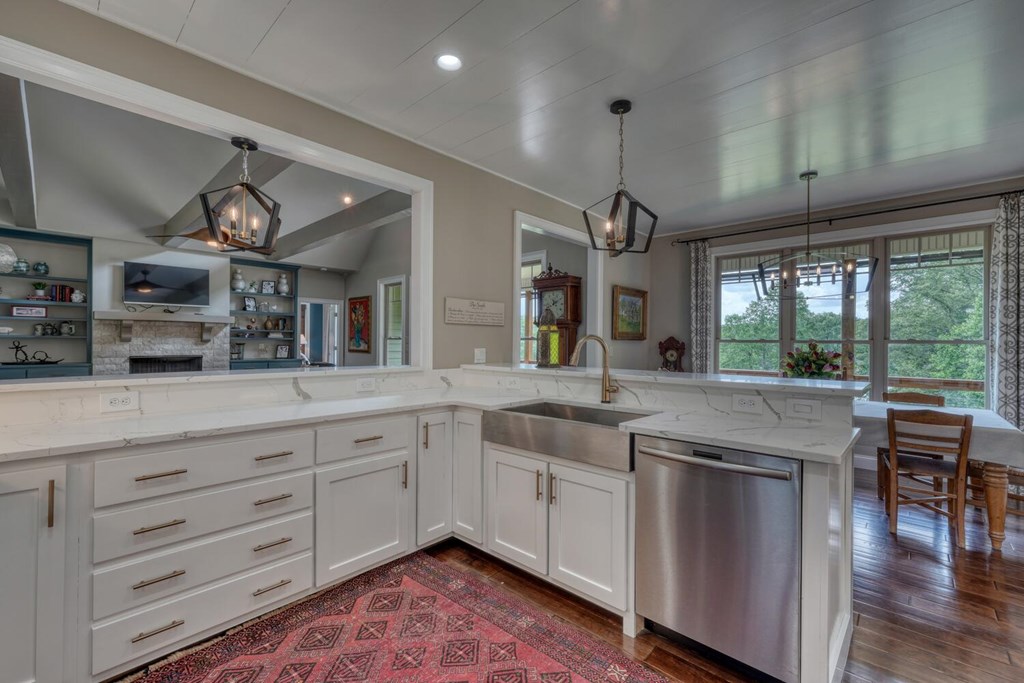 Blairsville, Georgia, 30512, United States, 4 Bedrooms Bedrooms, ,4 BathroomsBathrooms,Residential,Active,2030979