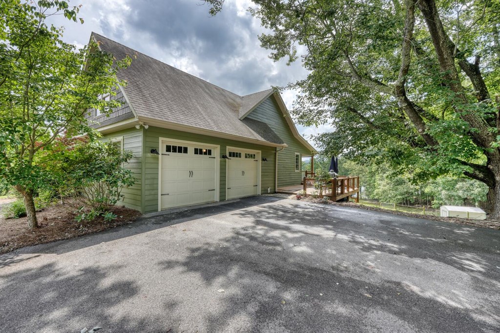 Blairsville, Georgia, 30512, United States, 4 Bedrooms Bedrooms, ,4 BathroomsBathrooms,Residential,Active,2030979