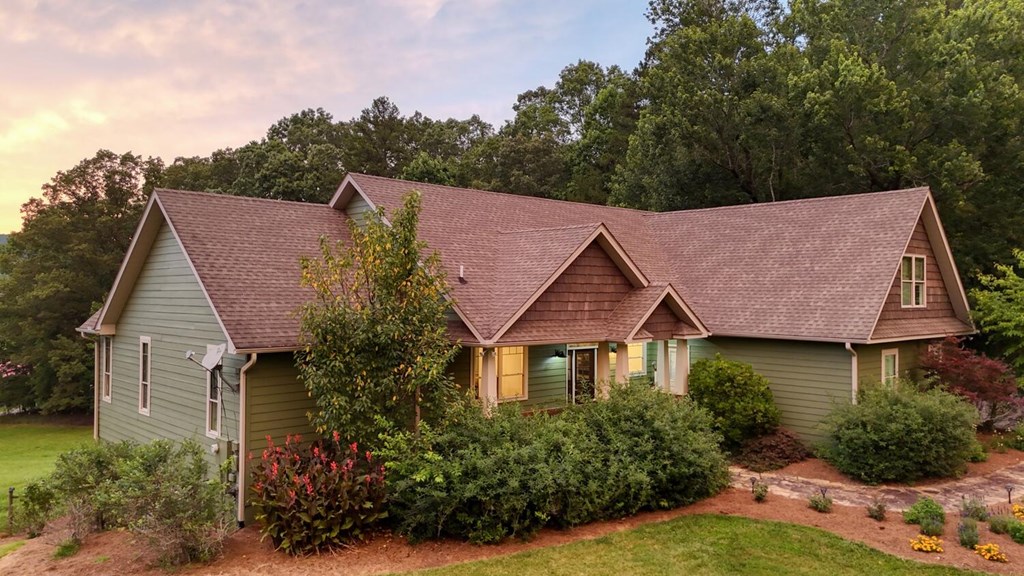 Blairsville, Georgia, 30512, United States, 4 Bedrooms Bedrooms, ,4 BathroomsBathrooms,Residential,Active,2030979