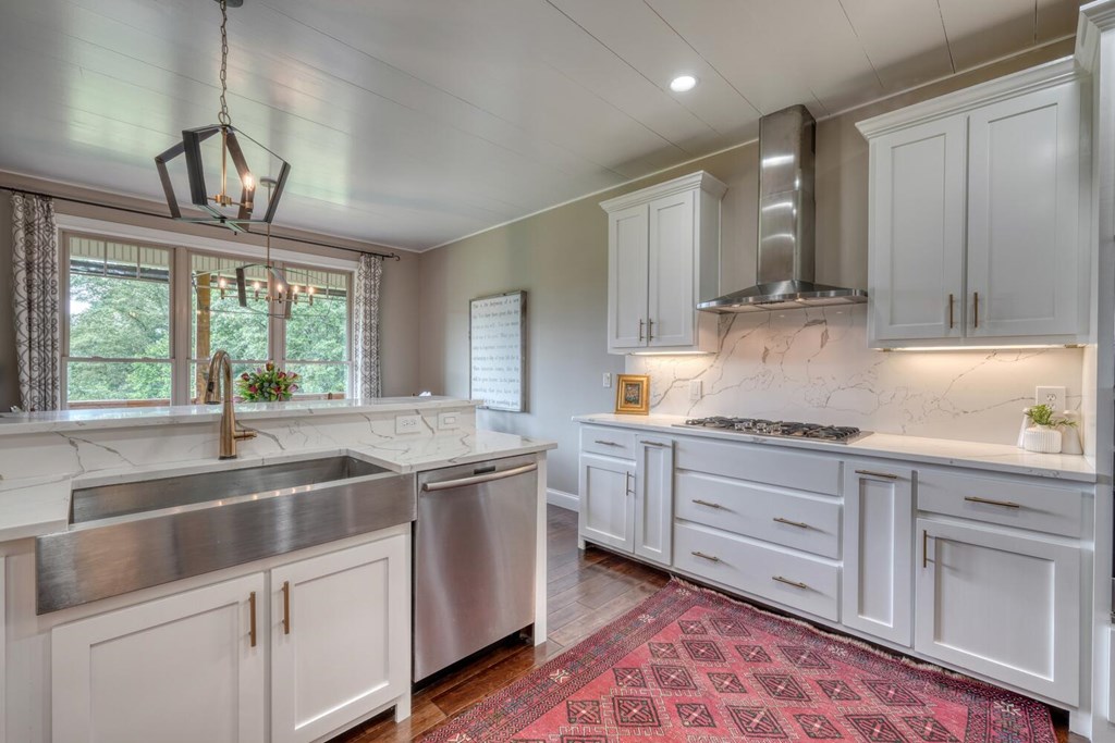 Blairsville, Georgia, 30512, United States, 4 Bedrooms Bedrooms, ,4 BathroomsBathrooms,Residential,Active,2030979