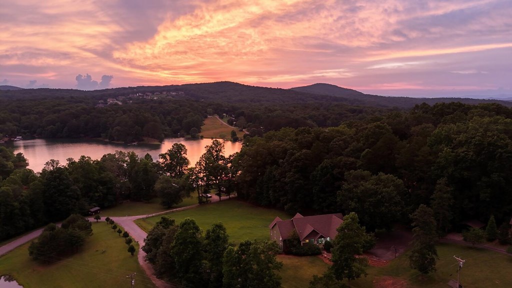 Blairsville, Georgia, 30512, United States, 4 Bedrooms Bedrooms, ,4 BathroomsBathrooms,Residential,Active,2030979