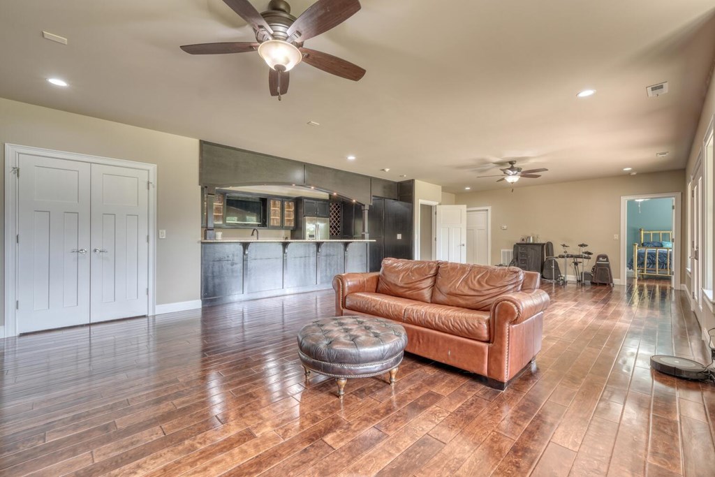 Blairsville, Georgia, 30512, United States, 4 Bedrooms Bedrooms, ,4 BathroomsBathrooms,Residential,Active,2030979