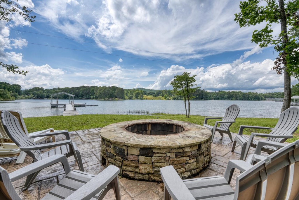 Blairsville, Georgia, 30512, United States, 4 Bedrooms Bedrooms, ,4 BathroomsBathrooms,Residential,Active,2030979