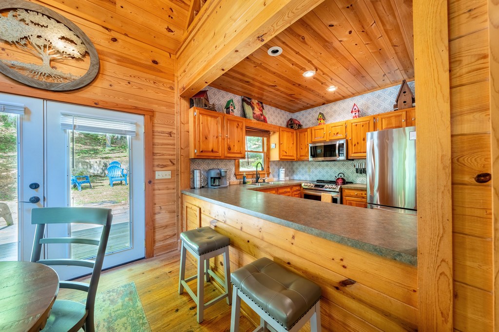 383 Canada Creek Road W