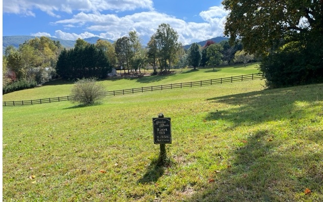 105 Meadow Brooke Lane