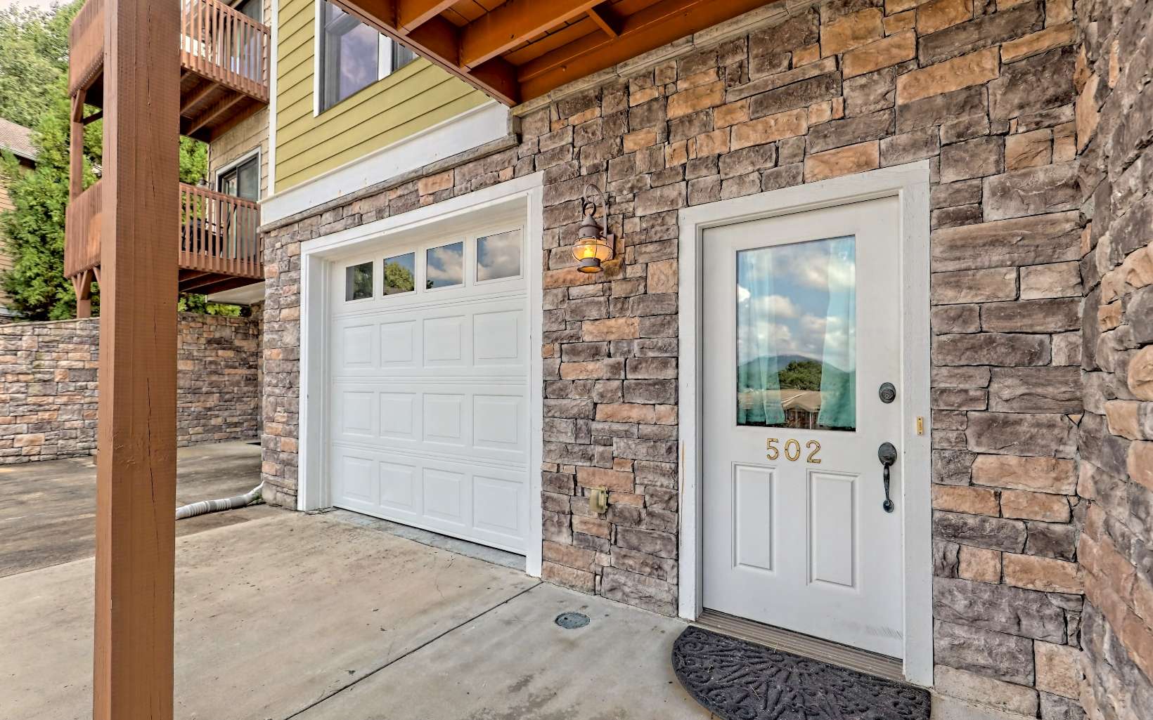 1401 Lakeside Road #502