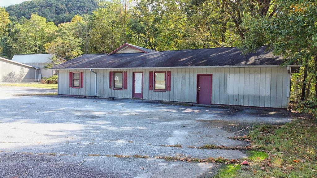 1552 Hwy 411n