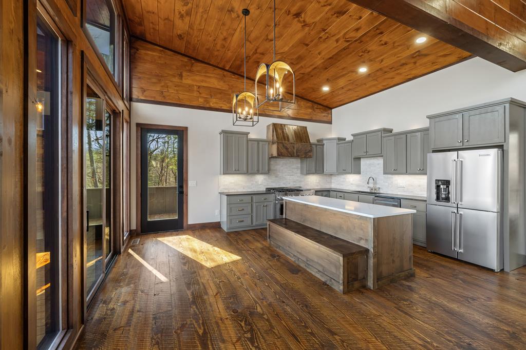 Blue Ridge, Georgia, 30513, United States, 3 Bedrooms Bedrooms, ,4 BathroomsBathrooms,Residential,Active,2034282