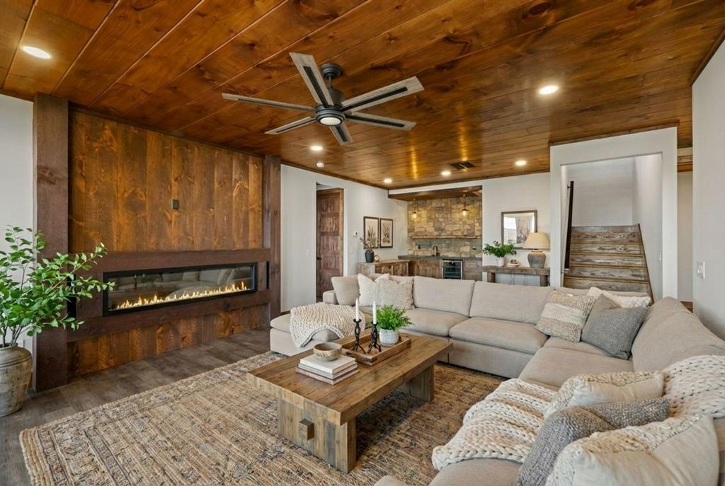 Blue Ridge, Georgia, 30513, United States, 3 Bedrooms Bedrooms, ,4 BathroomsBathrooms,Residential,Active,2034282