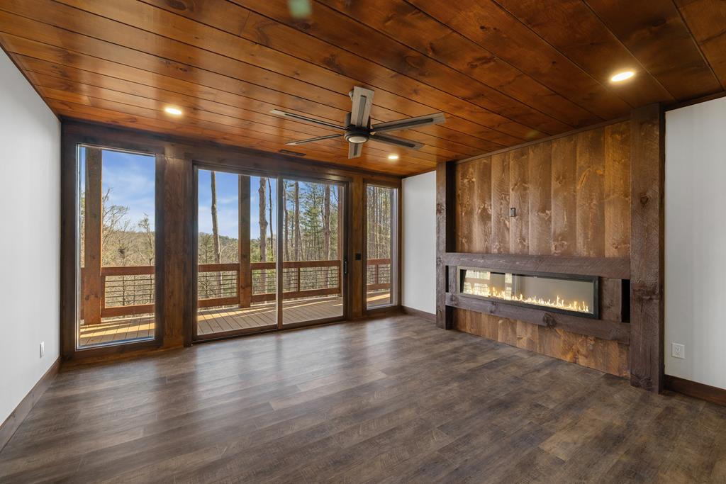 Blue Ridge, Georgia, 30513, United States, 3 Bedrooms Bedrooms, ,4 BathroomsBathrooms,Residential,Active,2034282