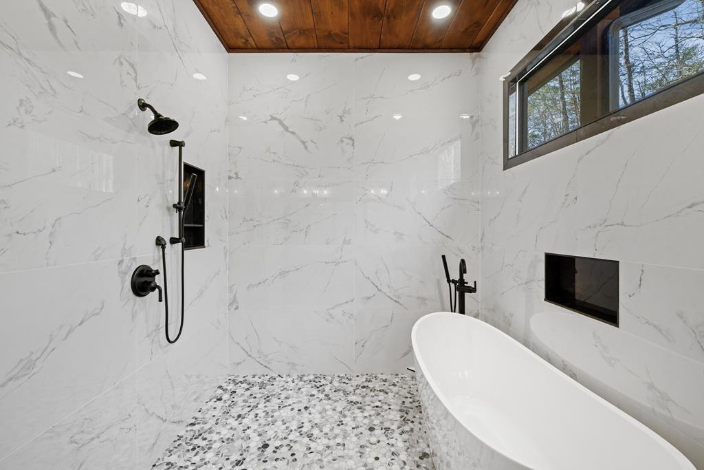 Blue Ridge, Georgia, 30513, United States, 3 Bedrooms Bedrooms, ,4 BathroomsBathrooms,Residential,Active,2034282