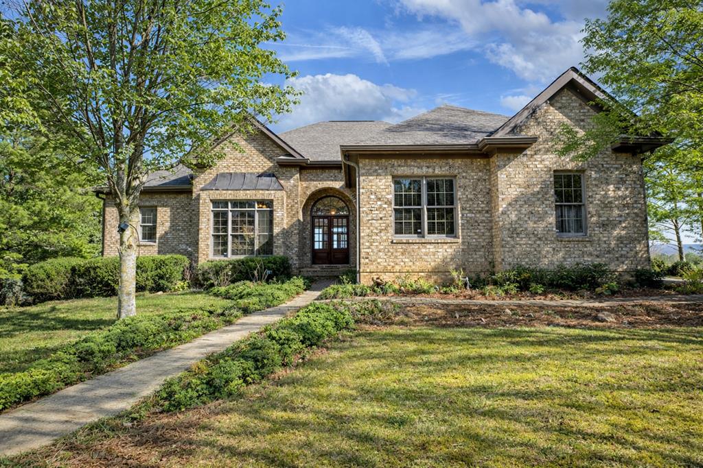 100 Fox Paw Leaf Court