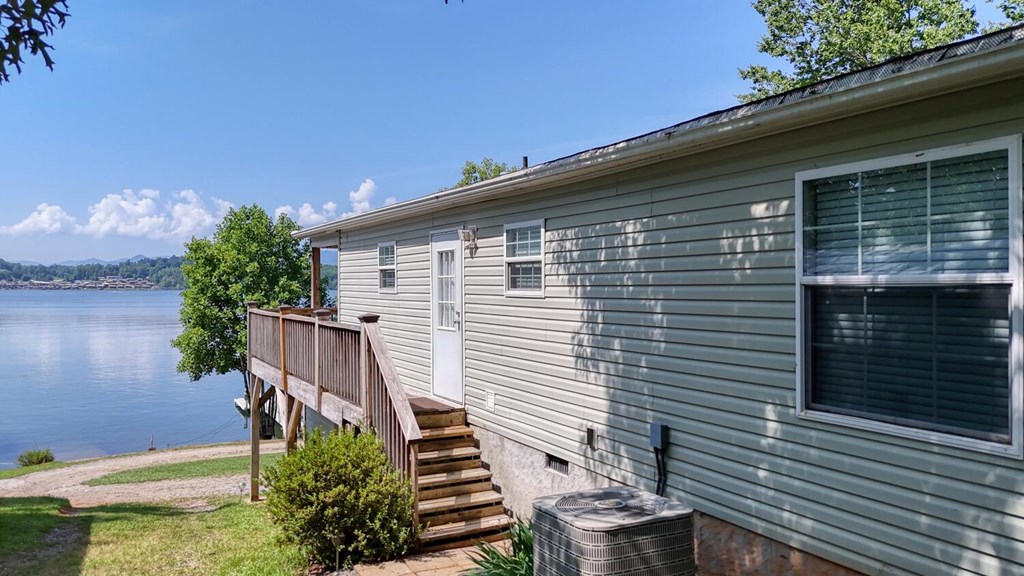 109 Canary Lane