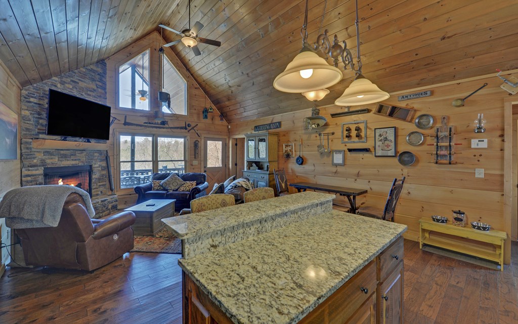 101 Hideaway Trail