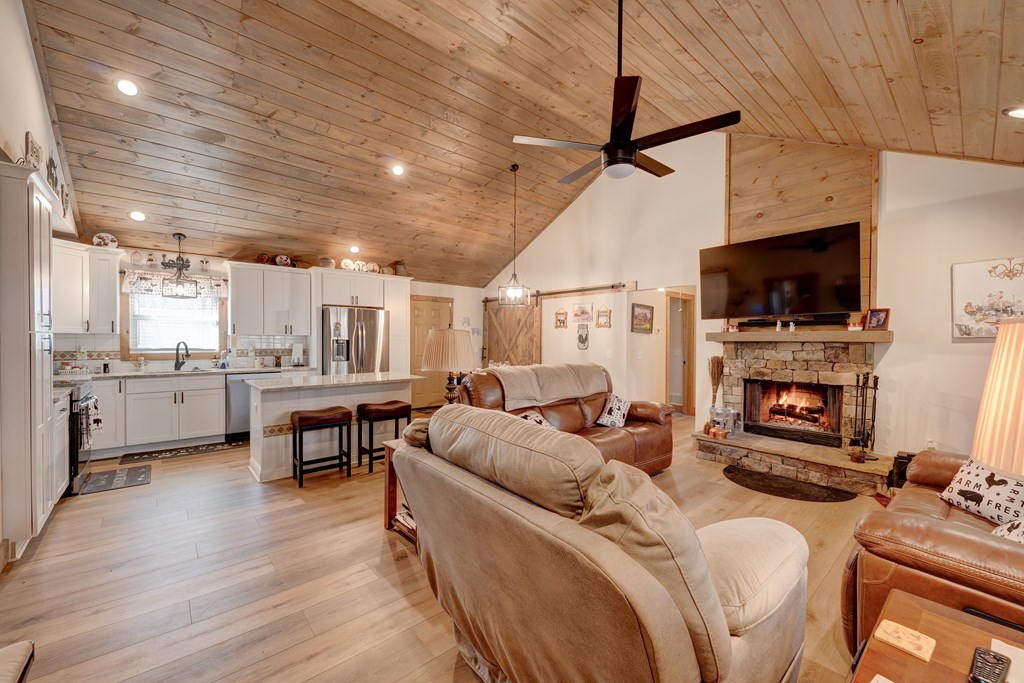 48 Elmwood Circle