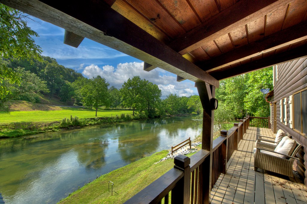 946 Fish Trap Trail