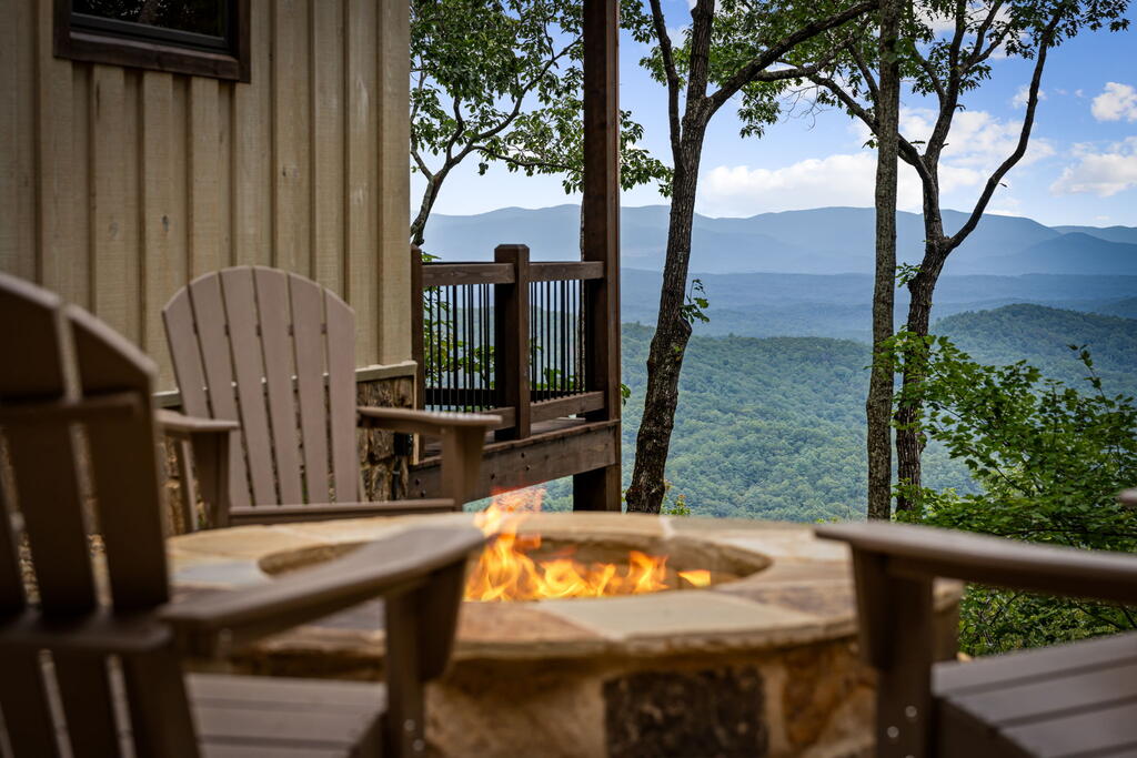 380 Utana Bluffs Trail