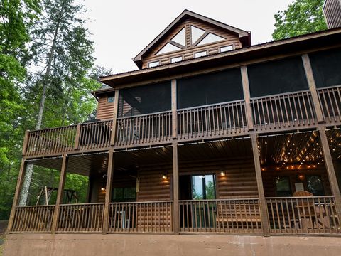 A home in Mineral Bluff