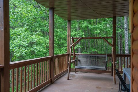 A home in Mineral Bluff