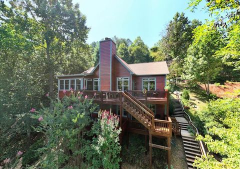 A home in Hiawassee