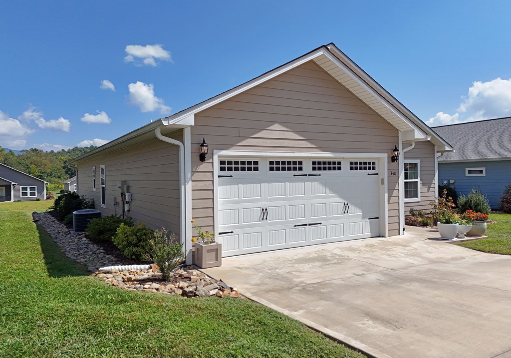 348 Riverwalk Circle