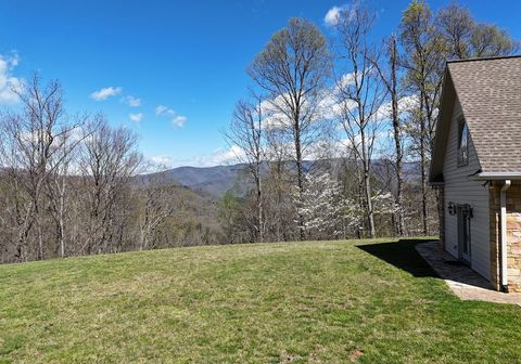 A home in Hayesville