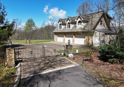 A home in Hayesville