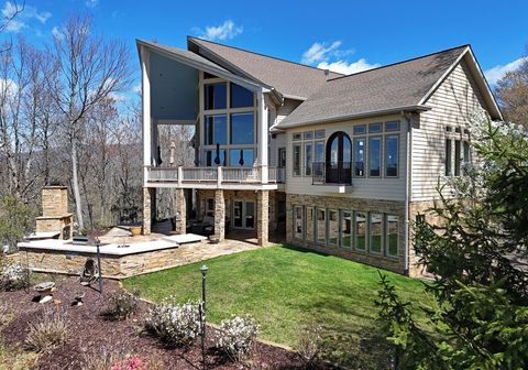 A home in Hayesville