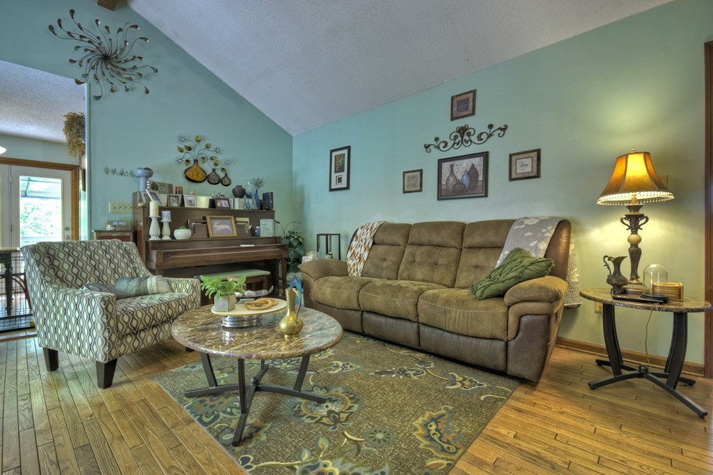 1359 Salem Road