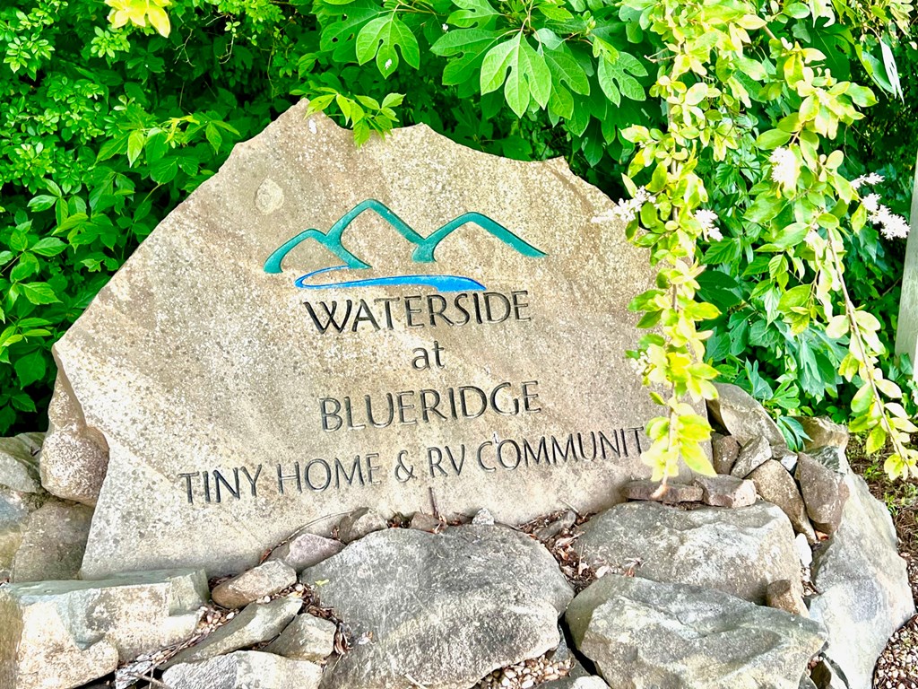 136 Mountain Meadows Circle