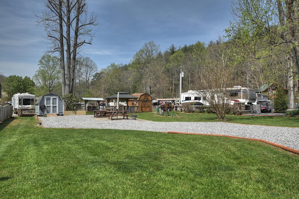 101/113 Twin Creeks Road