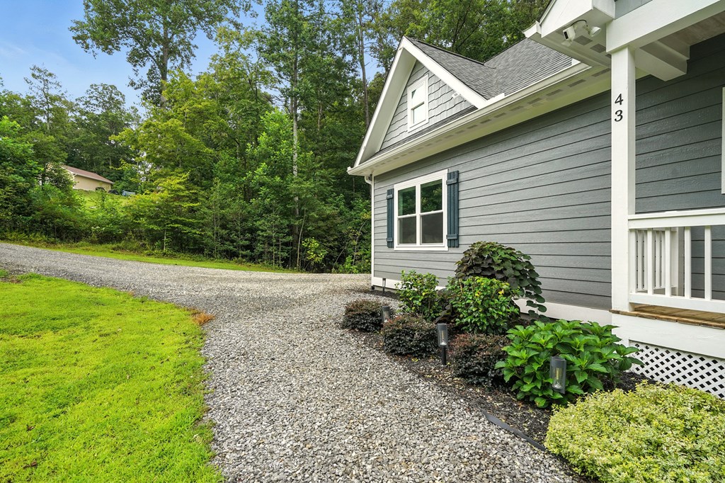 43 Hickory Lane