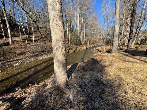 A home in Hayesville