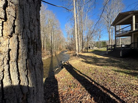 A home in Hayesville