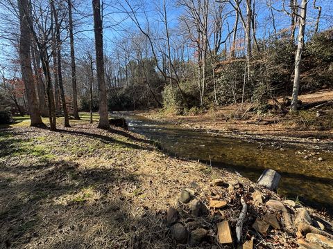 A home in Hayesville