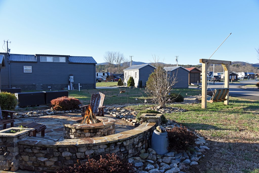 52 Foggy Mountain Road