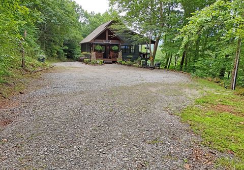 A home in Hiawassee