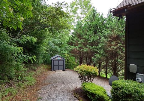 A home in Hiawassee