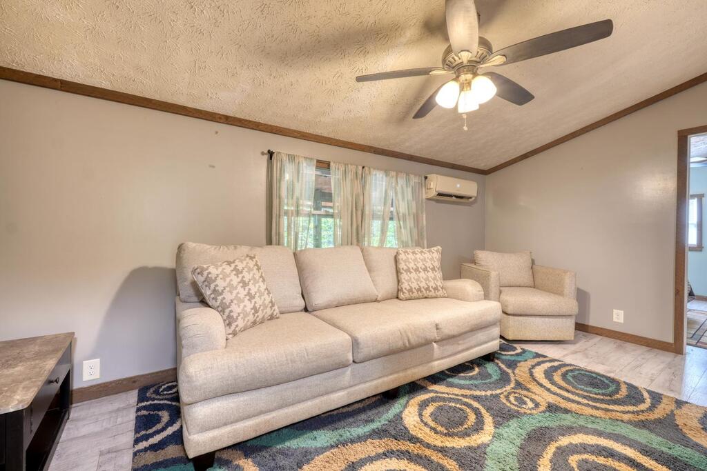 4354 Wildcat Lane