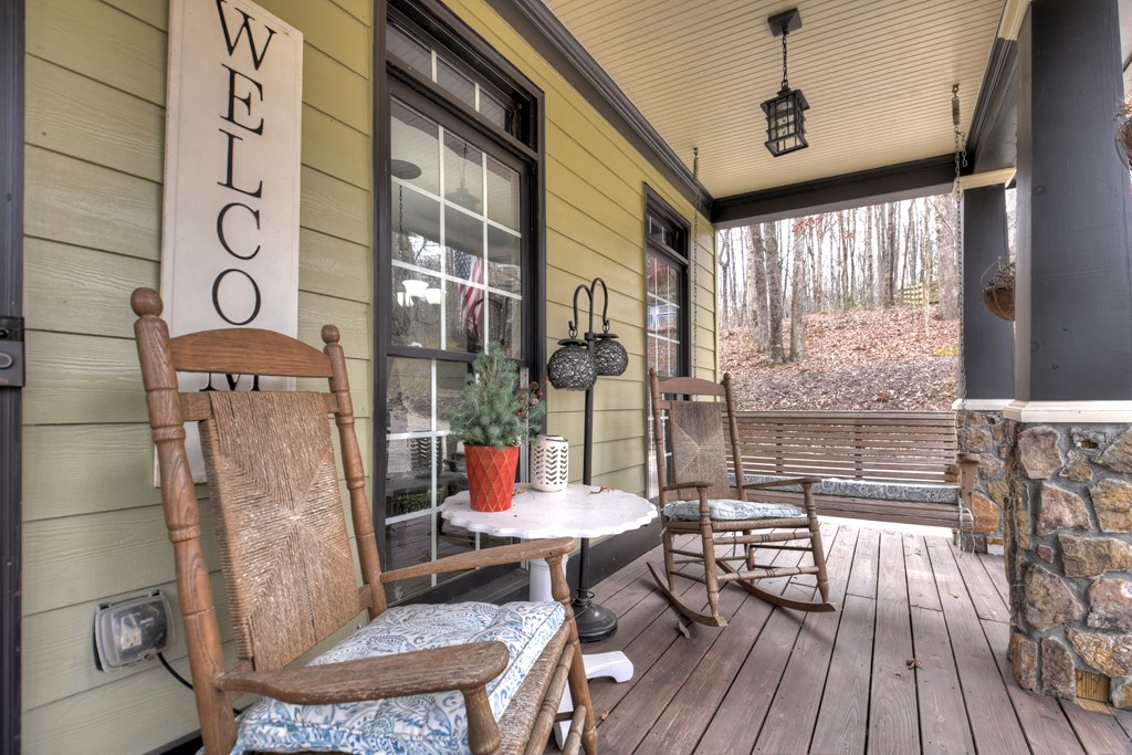 136 Lumber Oaks Lane