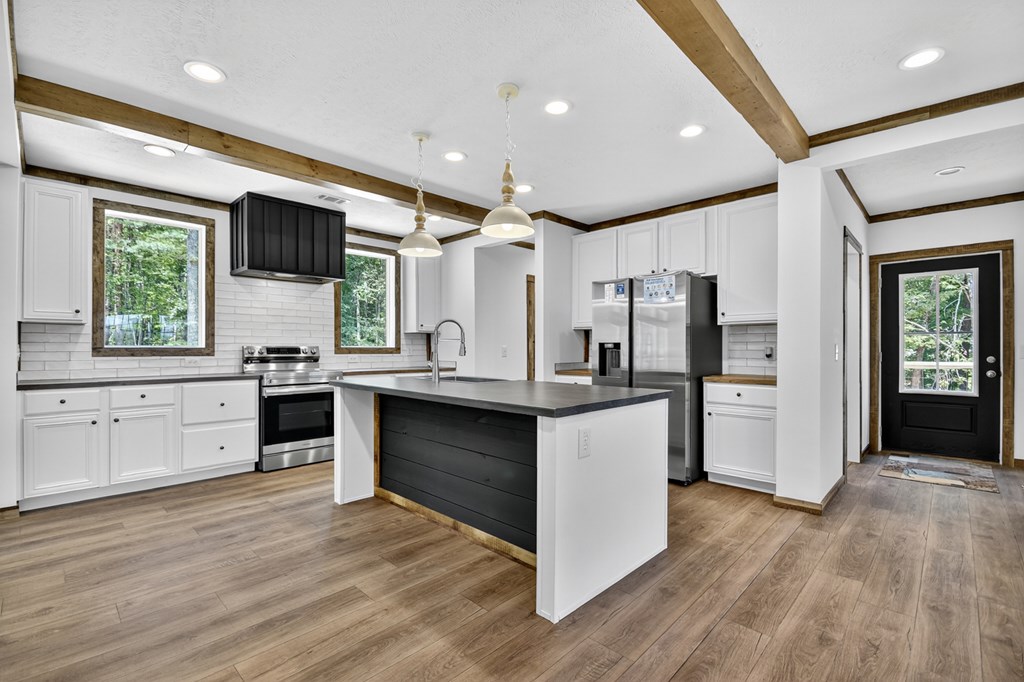 5668 Mobile Road
