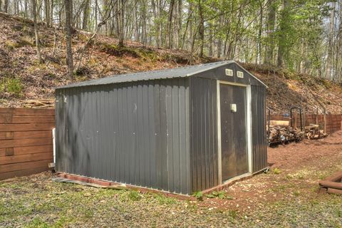 A home in Mccaysville