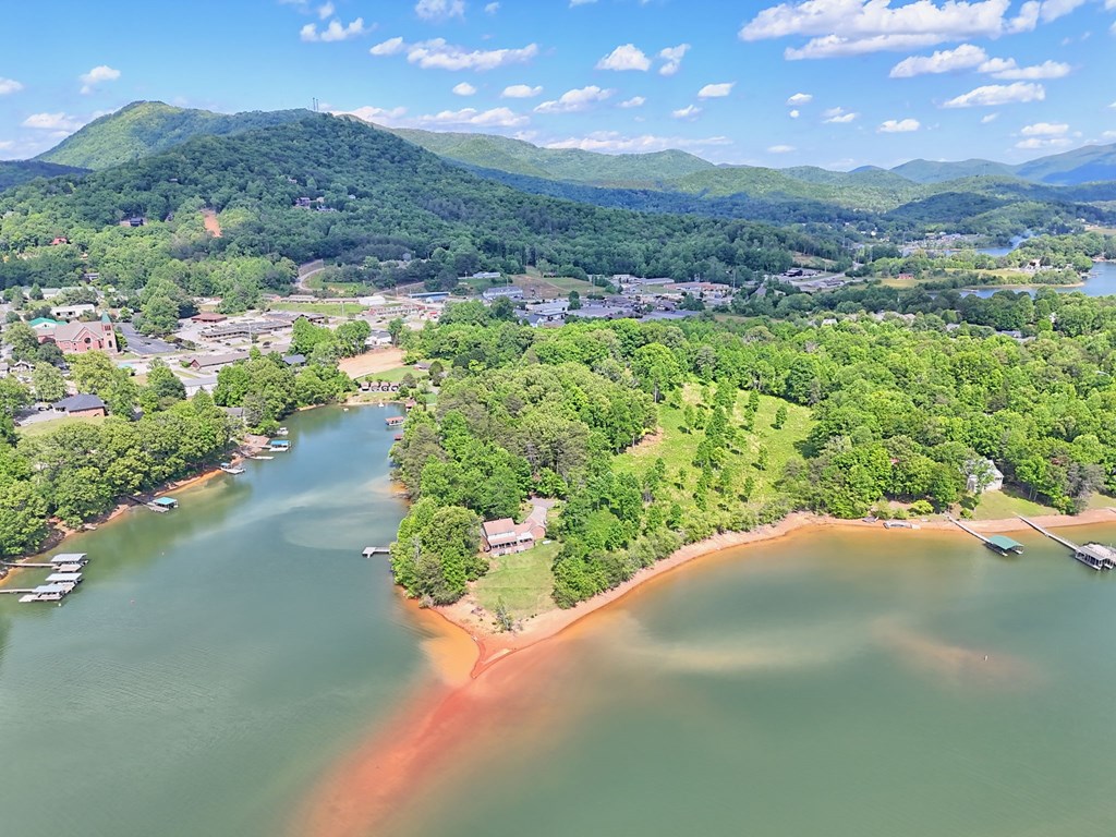 314 Lakeside Drive