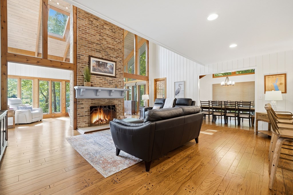 Waleska, Georgia, 30183, United States, 4 Bedrooms Bedrooms, ,3 BathroomsBathrooms,Residential,Active,2044151