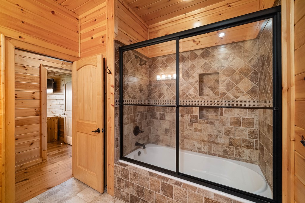 Mineral Bluff, Georgia, 30559, United States, 4 Bedrooms Bedrooms, ,5 BathroomsBathrooms,Residential,Active,2044192