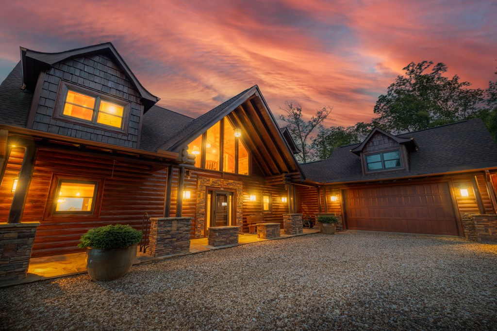 Mineral Bluff, Georgia, 30559, United States, 4 Bedrooms Bedrooms, ,5 BathroomsBathrooms,Residential,Active,2044192