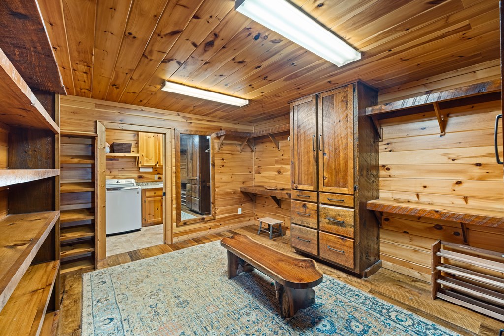 Mineral Bluff, Georgia, 30559, United States, 4 Bedrooms Bedrooms, ,5 BathroomsBathrooms,Residential,Active,2044192