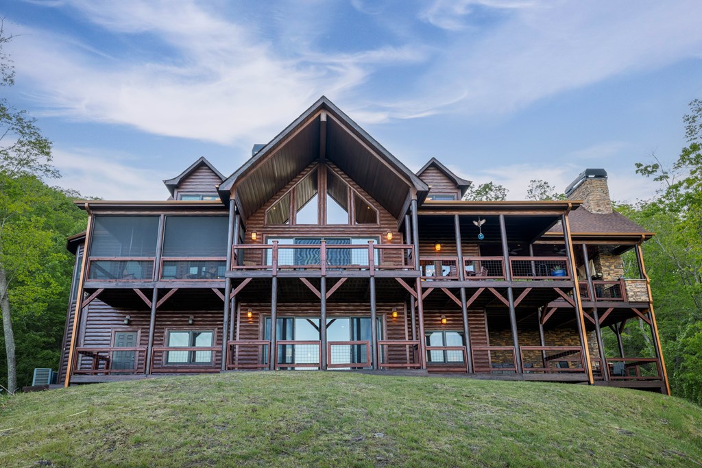 Mineral Bluff, Georgia, 30559, United States, 4 Bedrooms Bedrooms, ,5 BathroomsBathrooms,Residential,Active,2044192
